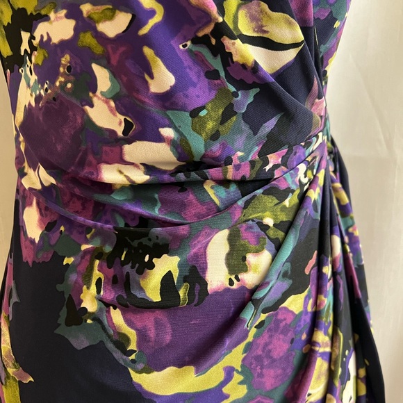 Stretchy, beautiful, multiple colored dress - Picture 5 of 10